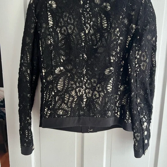 NWT White House Black Market Black Lace Stylist Blazer - Size 6 - Picture 7 of 7
